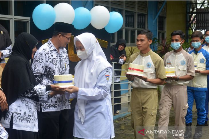 Peringatan hari guru nasional