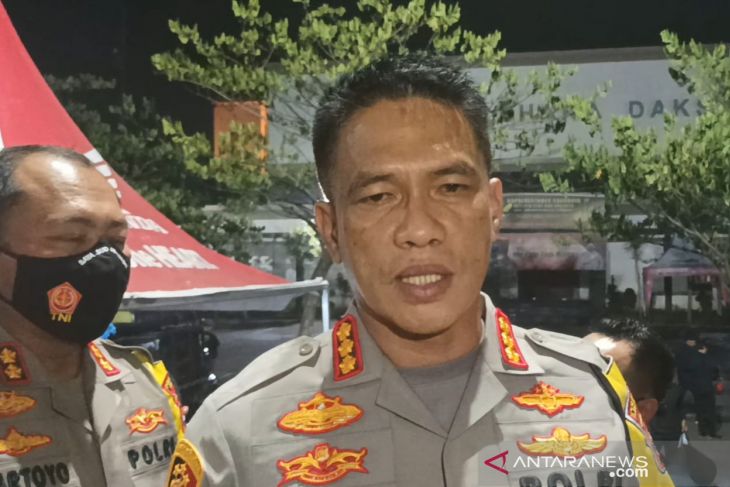 Polrestabes Surabaya imbau bonek tunda demonstrasi