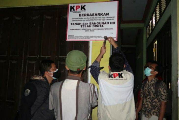 KPK sita tanah dan bangunan milik bupati