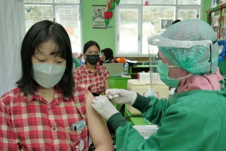 Capaian vaksinasi COVID-19 dosis 1 di Kota Madiun tembus 100 persen