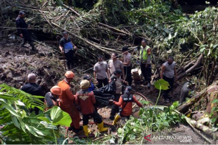 Tim SAR Bali temukan dua wisatawan rafting meninggal akibat longsor