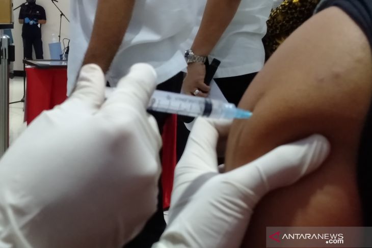 Vaksinasi massal di GOR Adiarsa Sport Hall Karawang targetkan 30 ribu dosis