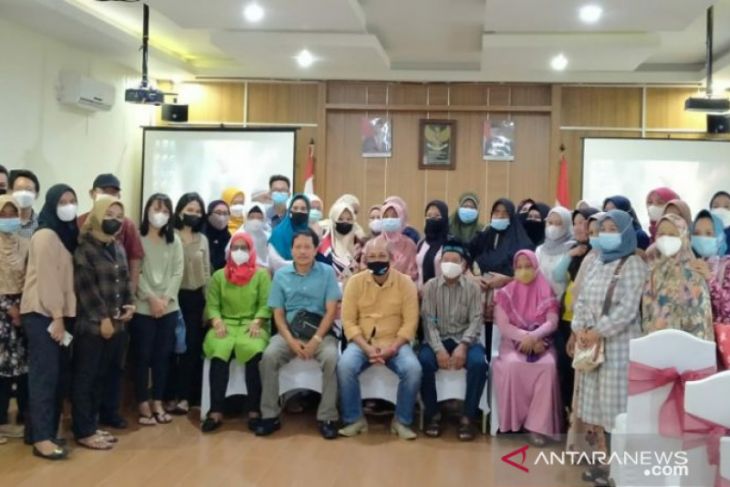 Anggota DPRD Babel sosialisaikan Perda pelayanan publik
