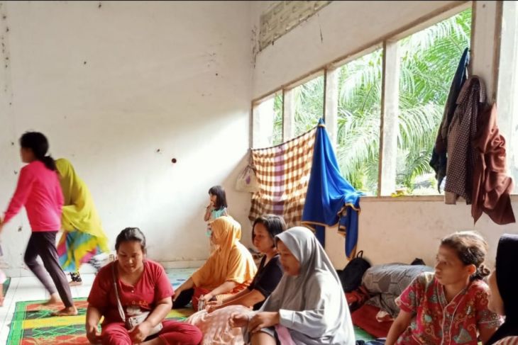 146 warga masih mengungsi banjir di Desa Cempa Hinai Langkat