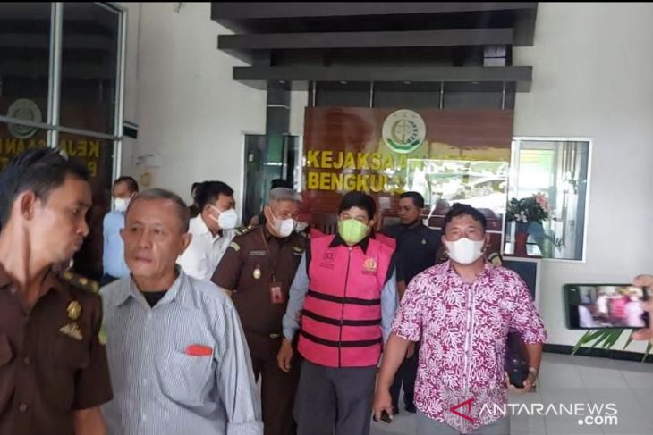 Kasus korupsi mantan kadisnakertrans Bengkulu Tengah dilimpahkan ke pengadilan