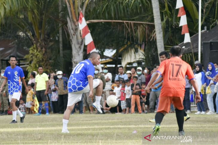 PS Pemkab Tapteng kalahkan PS Andam Dewi, Bupati Bakhtiar hadiahkan 4 gol