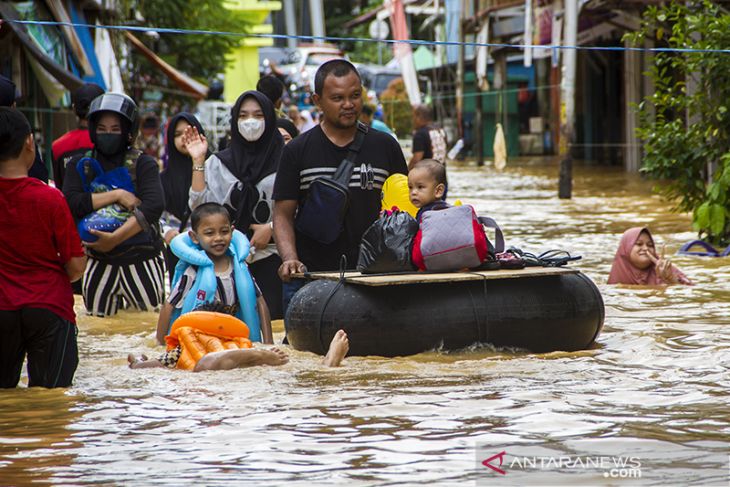 Evakuasi Warga Terdampak Banjir