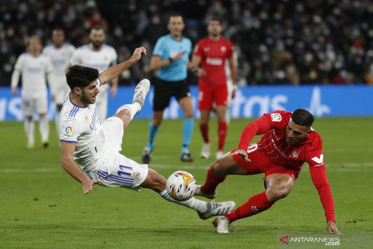 Perkuat lini pertahanan, Newcastle United buru bek Sevilla Diego Carlos