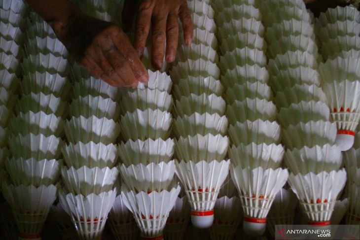 Perajin Shuttlecock di Malang