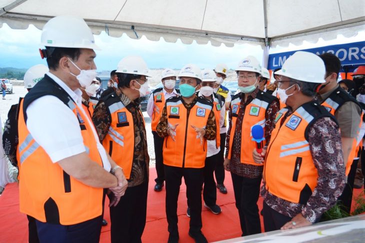 Menko Luhut apresiasi progres pembangunan bandara di Kediri