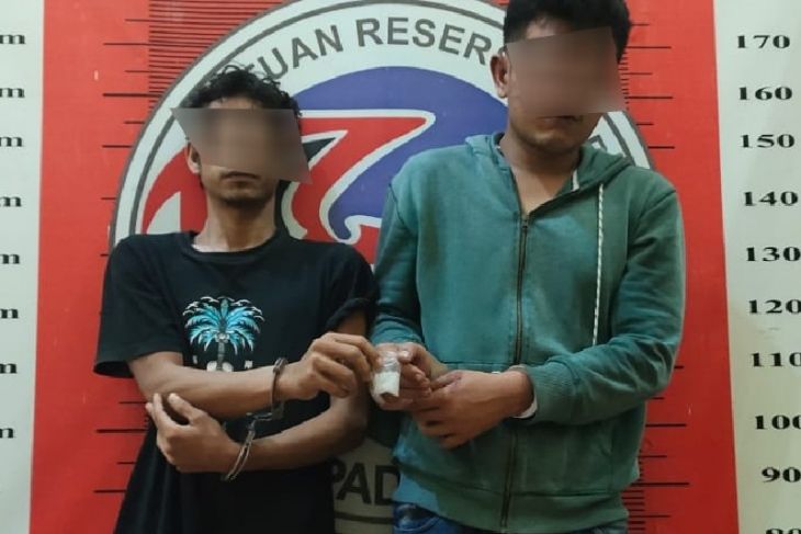 Polisi tangkap dua orang tersangka pengedar sabu di Palas