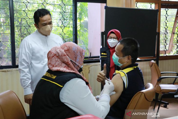 Capaian vaksinasi Kota Tangerang dosis kedua 70,2 persen, target 1.479.301 orang