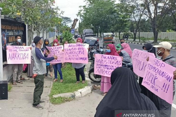 Kadus di Tanjung Morawa diamankan karena kasus narkotika, warga minta dicopot