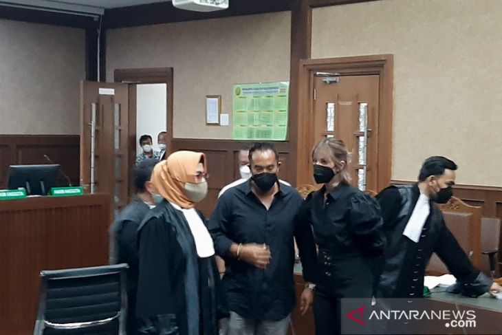 Jaksa dakwa Nia Ramadhani dengan pasal  penyalahgunaan narkoba