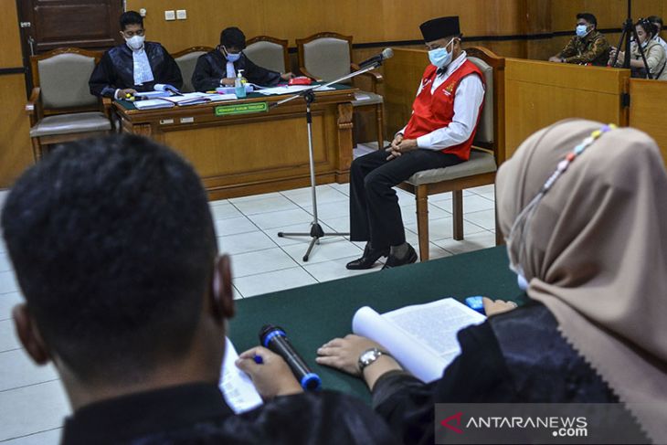 Sidang perdana M Kece 