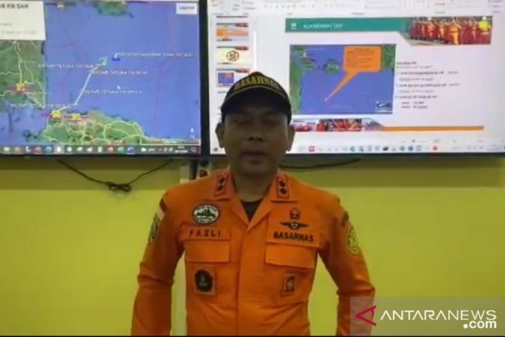 SAR Pangkalpinang hentikan operasi penyelamatan 9 ABK kapal terbakar di pantai Bembang Jebus
