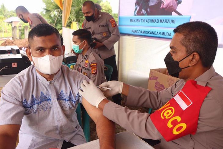 27.250 orang ikut vaksinasi digelar Polri di Aceh