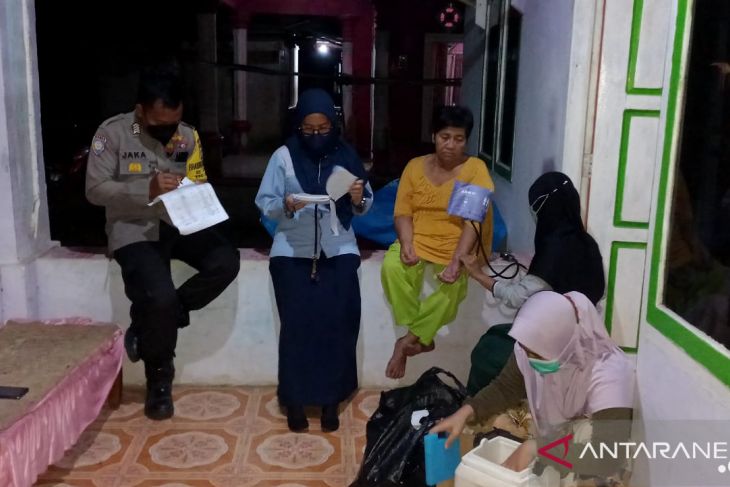 Polres Bangka Barat fasilitasi pelaksanaan vaksinasi COVID-19 dari rumah ke rumah