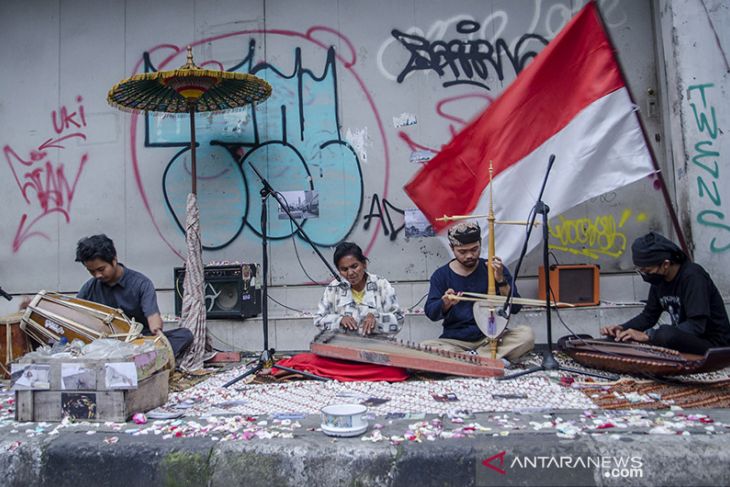 Pertunjukan suara dari sudut kota 