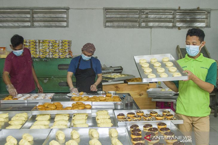 Produksi roti di lapas kelas II Karawang 