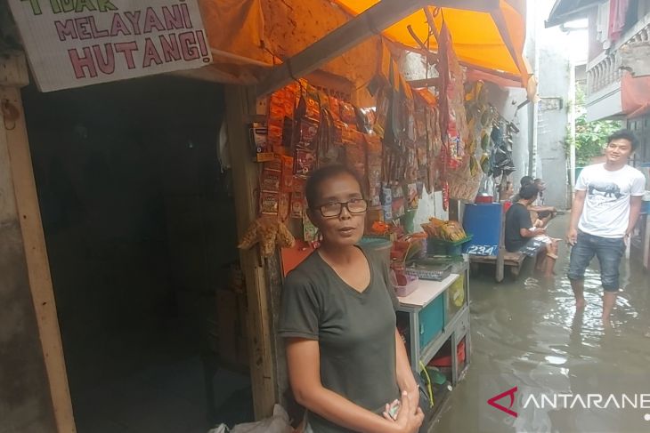350 KK di Muara Angke terdampak banjir akibat air pasang