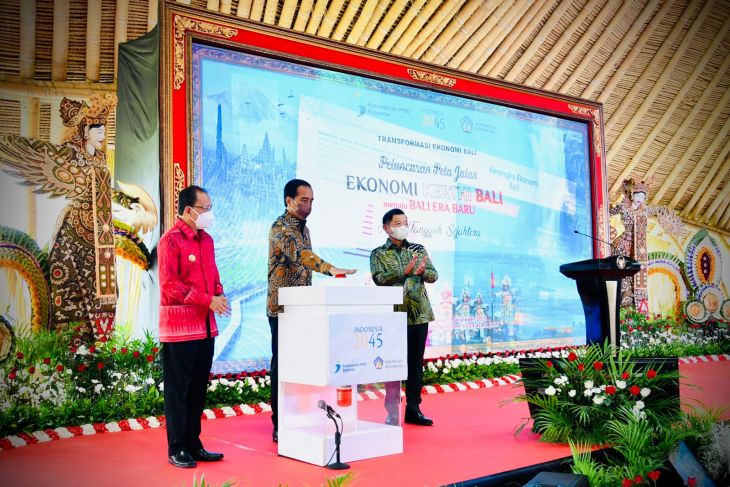 Presiden Jokowi  sebut pandemi COVID-19 beri peluang tranformasi ekonomi