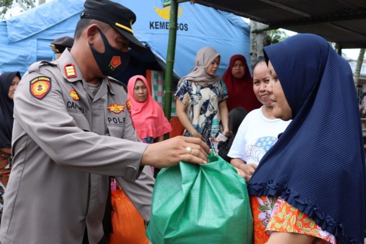 Polres Asahan bantu warga korban banjir