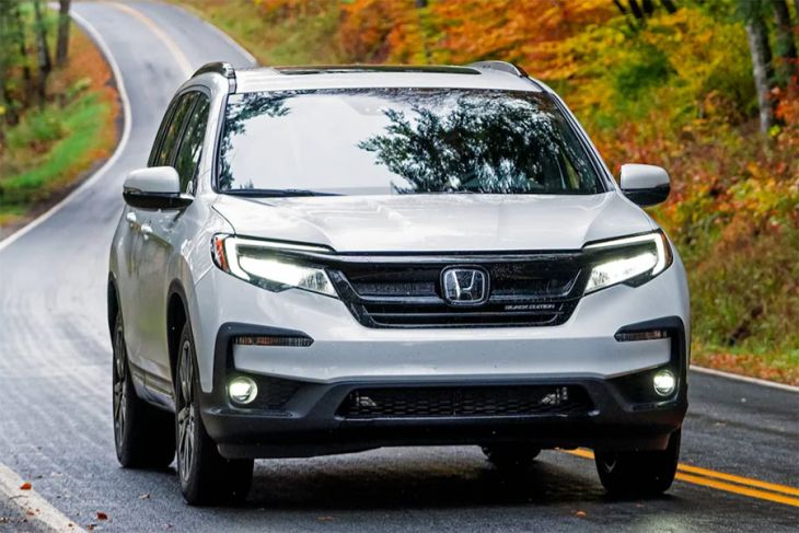 Honda tarik 723.000 unit SUV dan truk karena kap terbuka sendiri