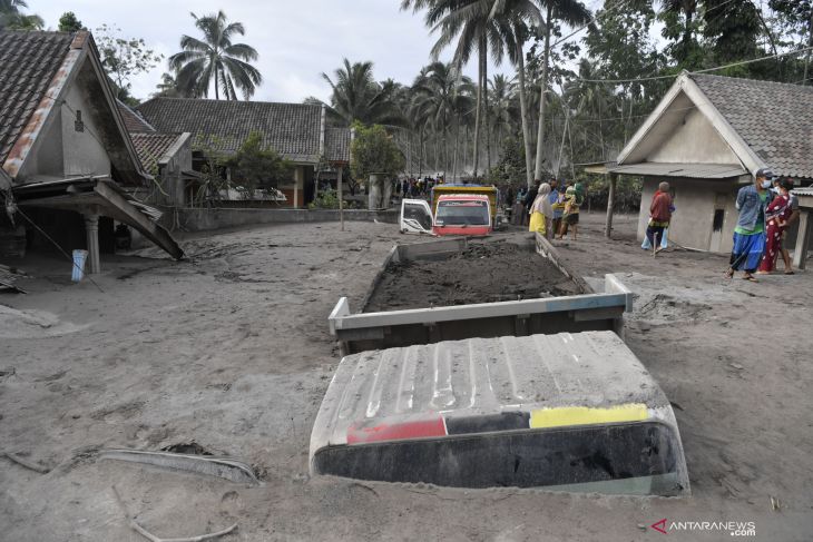 13 orang meninggal dunia akibat Erupsi Gunung Semeru