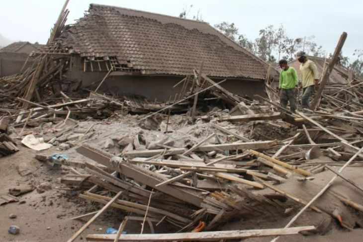 Dampak erupsi gunung Semeru