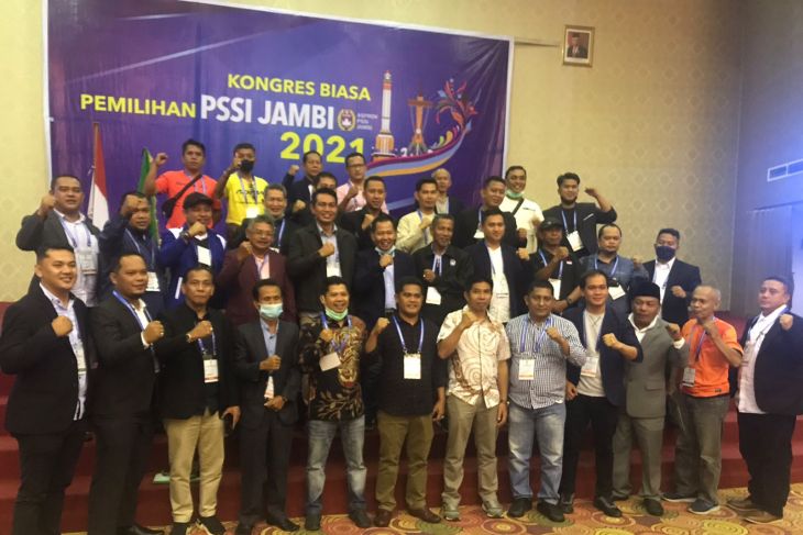 Bupati Fadhil Arief  pimpin PSSI Provinsi Jambi