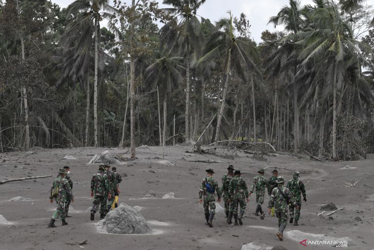 Kominfo: erupsi Gunung Semeru akibatkan sebagian BTS operator seluler