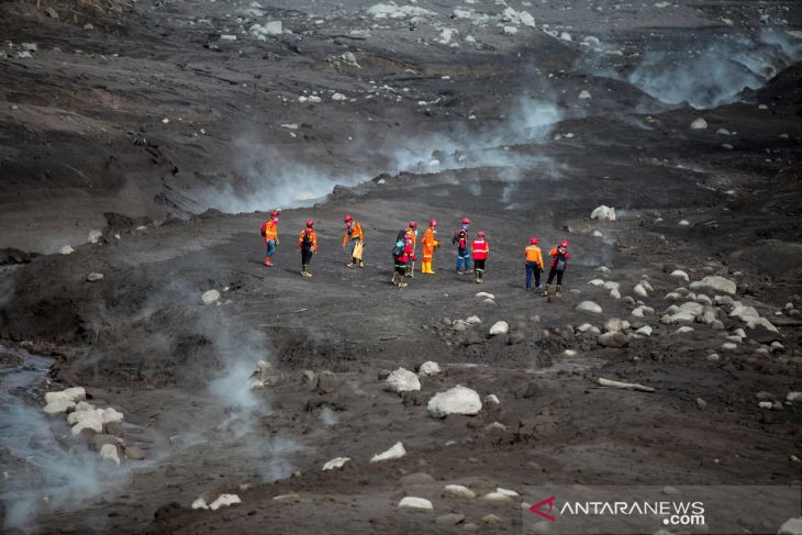 Awan panas muncul di Semeru, evakuasi korban bencana di Curah Kobokan dihentikan sementara