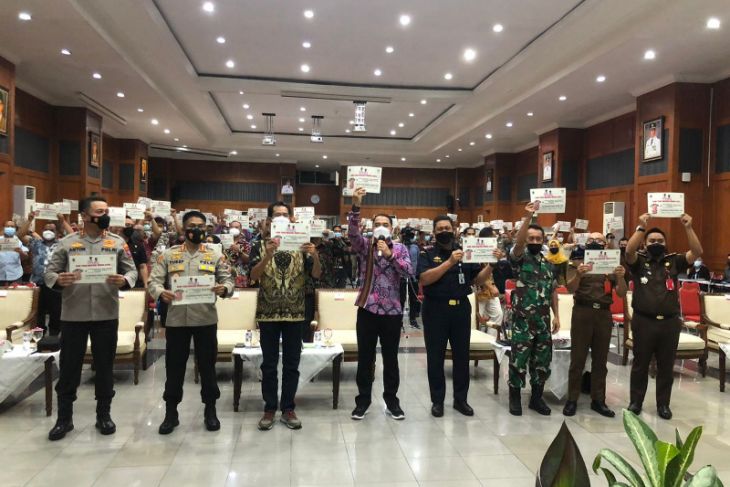 Pemkot Surabaya dan Bea Cukai Sidoarjo bersinergi berantas rokok ilegal