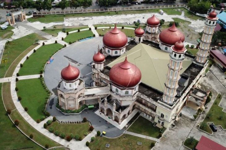 Masjid Agung Baitul Makmur Aceh Barat