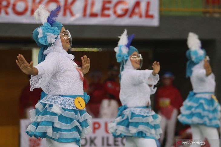 Lomba Senam  Kreasi Lansia di Kota Kediri