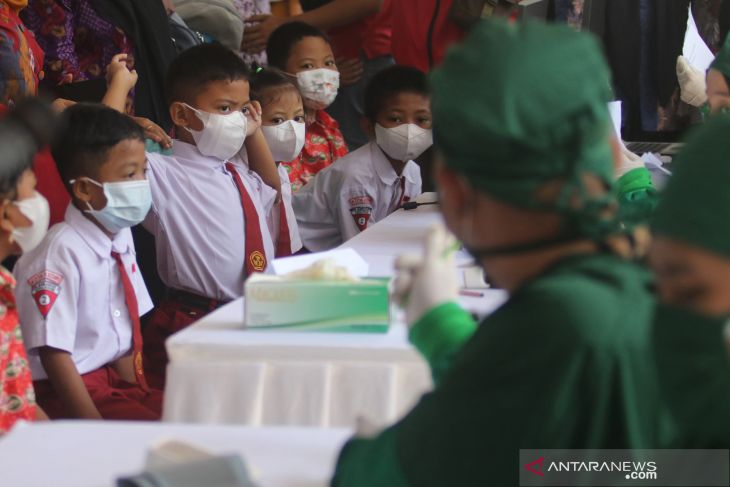 Vaksinasi COVID-19 Anak di Kediri