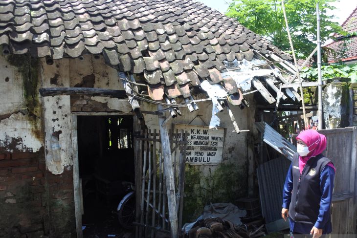 Gubernur Kunjungi terdampak Gempa Jember