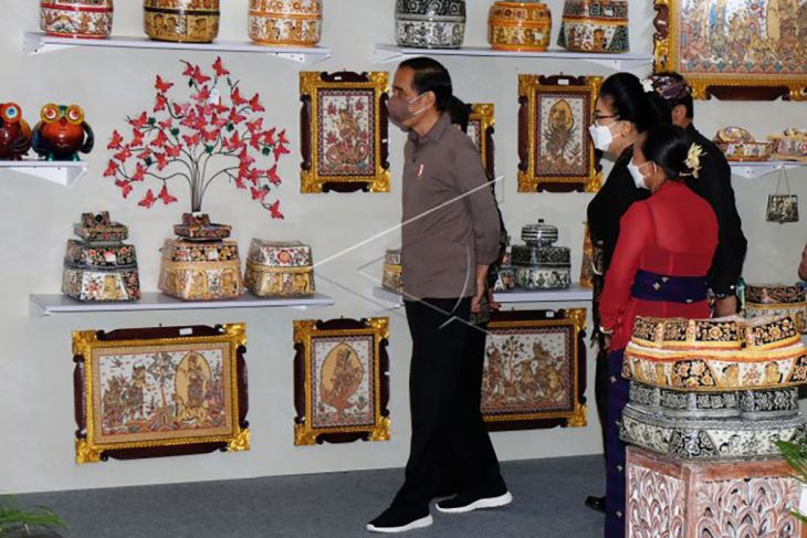 Presiden tinjau pameran IKM Bali Bangkit