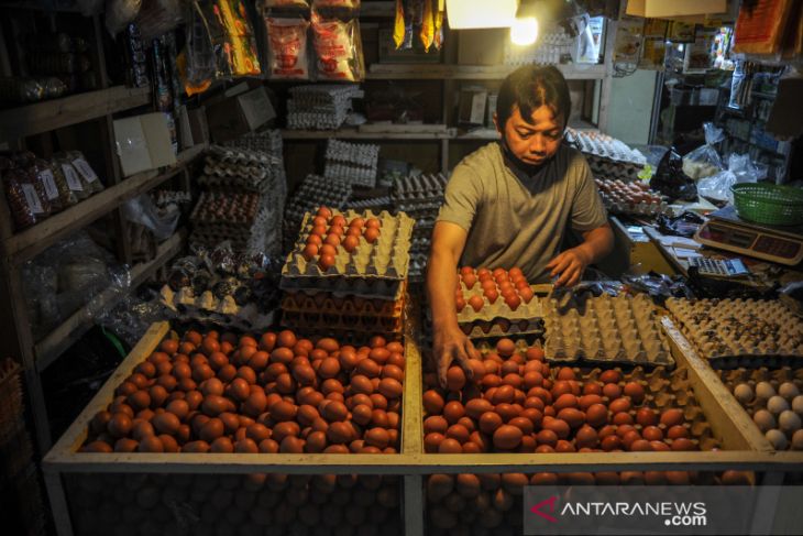 Kenaikan harga kebutuhan pokok di Bandung