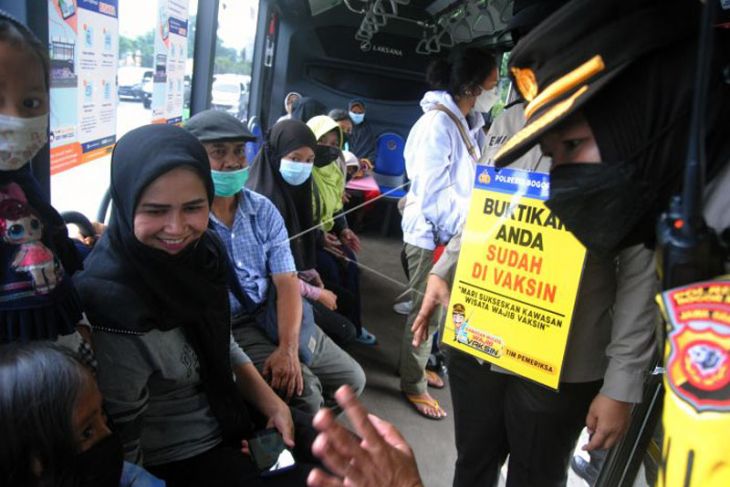 Razia vaksin jelang Tahun Baru di Bogor