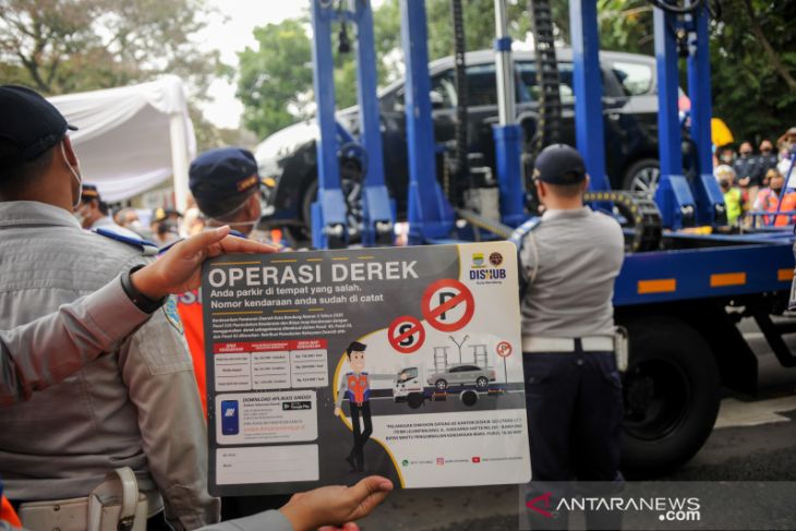 Peluncuran mobil derek otomatis di Bandung 