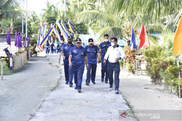 Panglima Armada III tinjau Kampung Bahari Nusantara di Pulau Soop Sorong