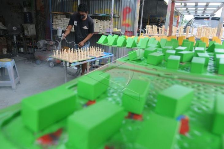 Kerajinan mainan edukatif