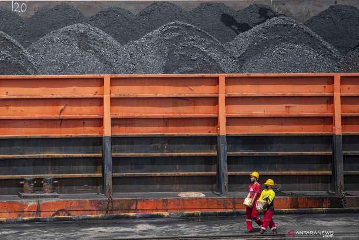 Ekonom UGM dukung pemerintah lanjutkan  larangan ekspor batu bara