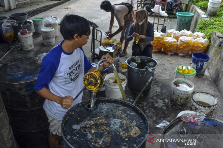 Subsidi minyak goreng 