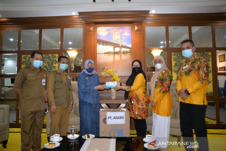 PT Adaro bantu Pemkab Batola 2015 box masker