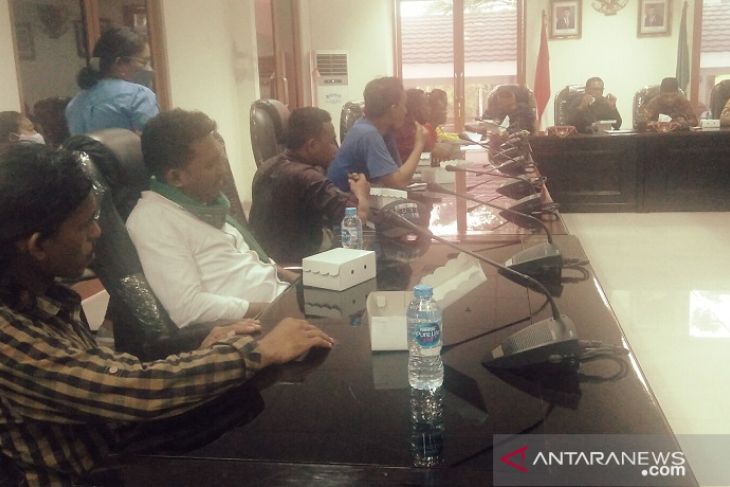 Demo dugaan korupsi di Kepulauan Tanimbar harus disertai bukti ditunggu komitmennya