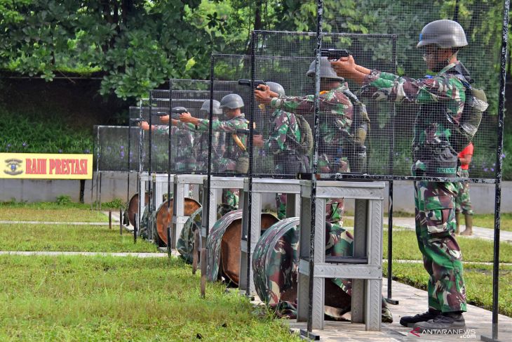 Lomba Menembak Pistol