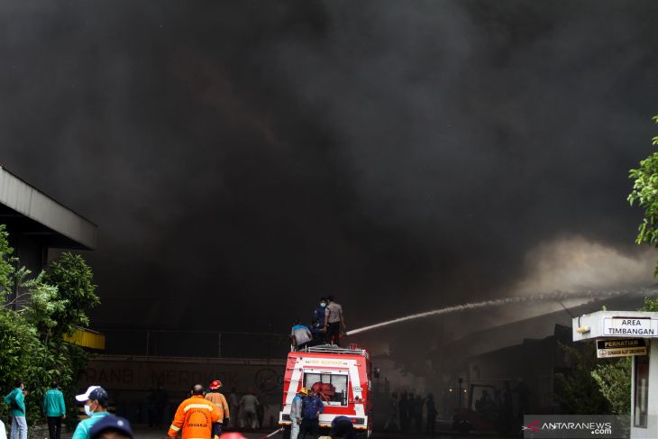 Kebakaran Pabrik Sepatu di Sidoarjo